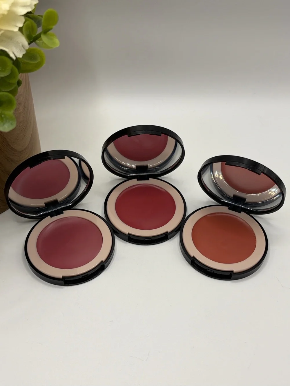 Doll 10 HydraGel Cream Balm 3-Pack Compacts
